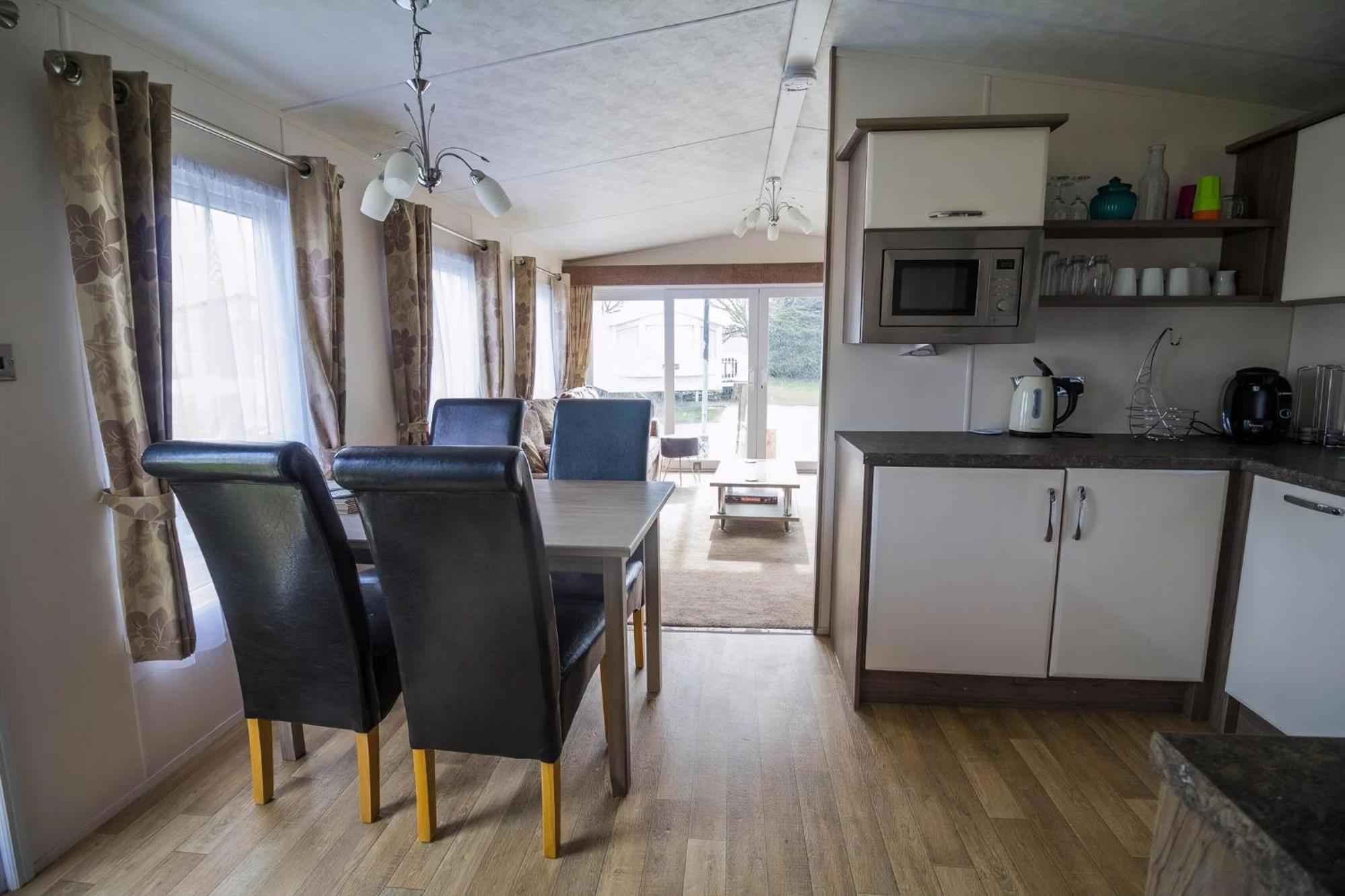 Modern 6 Berth Caravan At Highfield Grange In Essex Ref 26609P แคลกตัน-ออน-ซี ภายนอก รูปภาพ